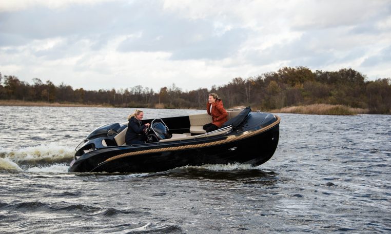 Oud Huijzer 580 Tender