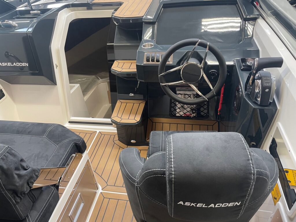 Askeladden C70 styreplads