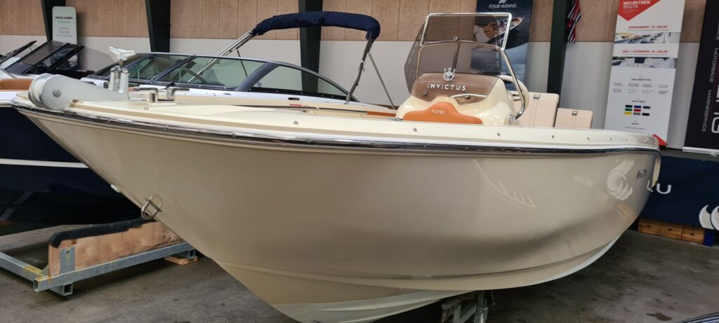 Invictus 190 motorbåd